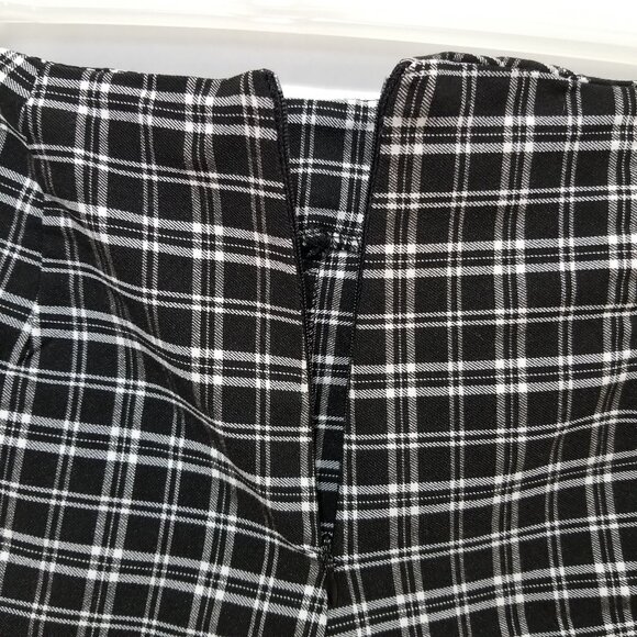 Altar'd State skort Medium Bonnie plaid button accent mini stretch - Picture 13 of 16